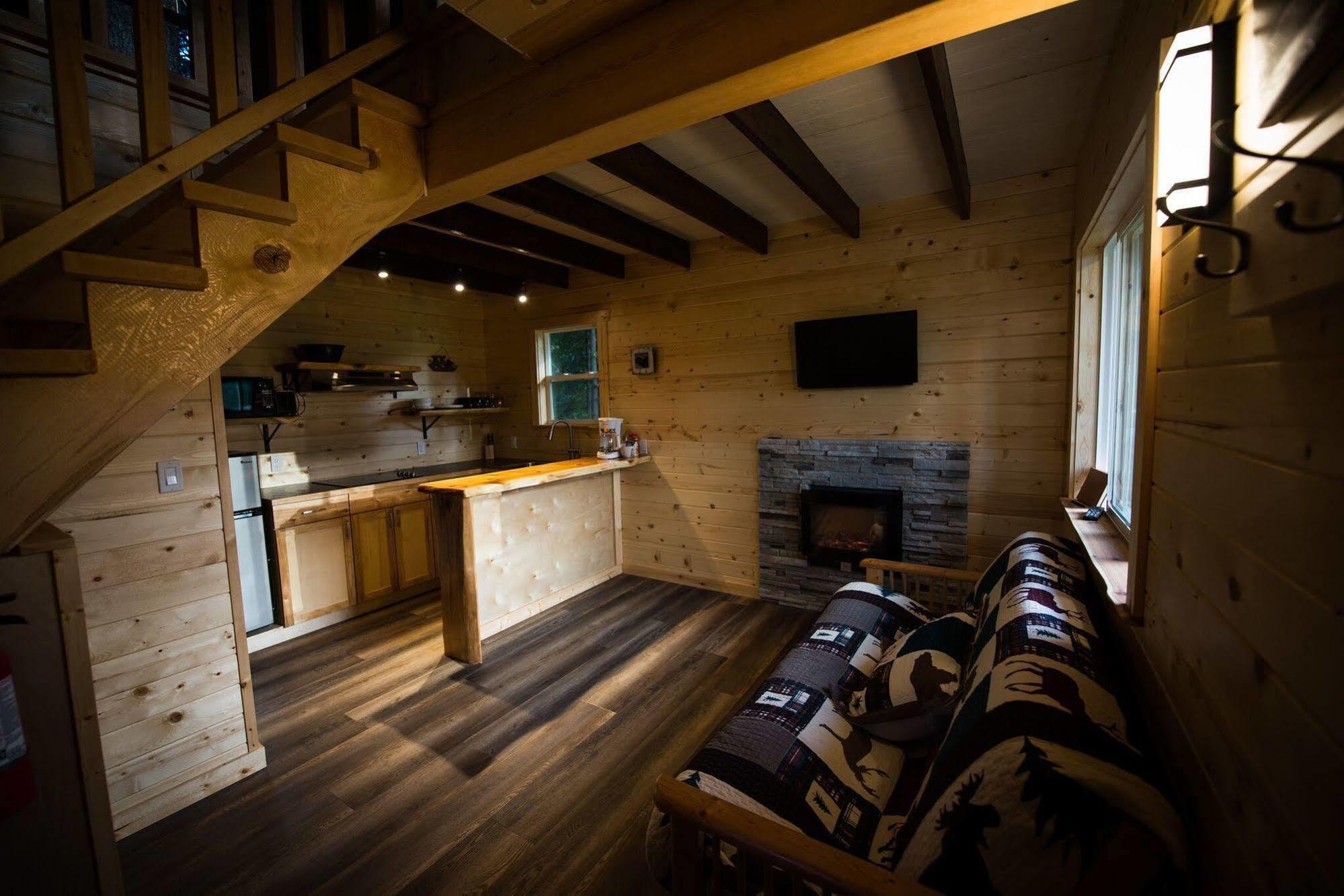 Hidden Acres Farm And Treehouse Resort เทอร์เรส ภายนอก รูปภาพ